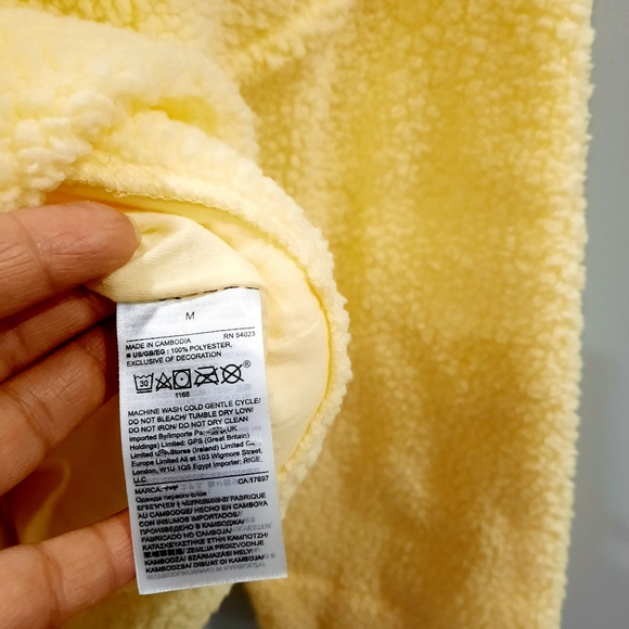 GAP Women’s YELLOW Sherpa Pullover Mockneck Medium NWOT - Picture 13 of 15